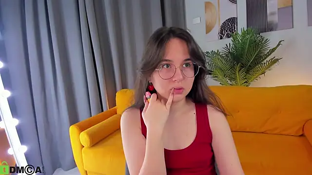 leylamirage online show from May 3, 2026, 12:22 pm