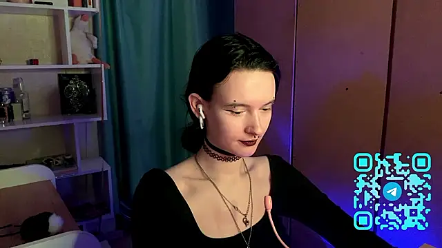 Snapshot of MabelDefina chatting on March 28, 2026, 1:00 pm MabelDefina online show from March 28, 2026, 1:00 pm