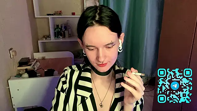 Snapshot of MabelDefina chatting on April 16, 2026, 11:00 am MabelDefina online show from April 16, 2026, 11:00 am