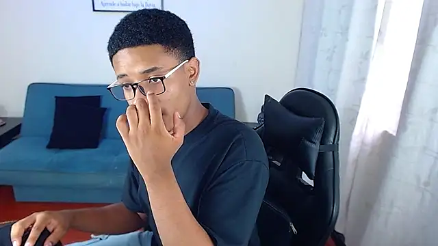 liiam3 online show from March 10, 2026, 8:47 pm