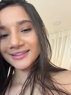 AlessiaVallmont online show from March 11, 2026, 12:05 am