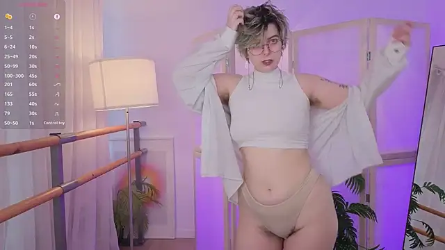 Snapshot of SpiderrArti chatting on February 22, 2026, 6:24 am SpiderrArti online show from February 22, 2026, 6:24 am