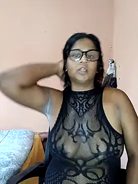 indianstrawberrylips4u online show from April 17, 2026, 5:54 am