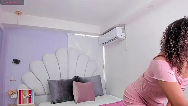 gabby foox online show from April 1, 2026, 9:23 pm