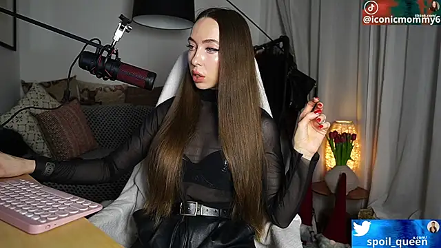 Snapshot of supreme_dominatrix chatting on January 7, 2026, 9:39 pm supreme dominatrix online show from January 7, 2026, 9:39 pm