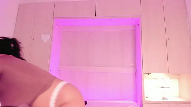 Snapshot of ElaRey_ chatting on March 7, 2026, 12:02 pm ElaRey online show from March 7, 2026, 12:02 pm