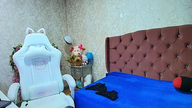 SelinaRussell online show from May 4, 2026, 1:56 am