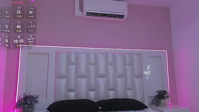 Snapshot of Liia_Collins chatting on April 25, 2026, 5:32 pm Liia Collins online show from April 25, 2026, 5:32 pm