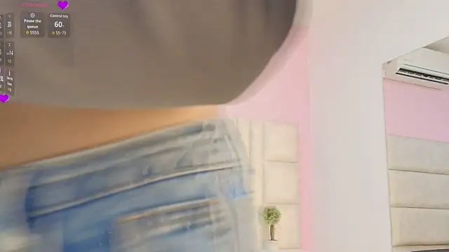 Snapshot of Liia_Collins chatting on May 26, 2026, 5:09 pm Liia Collins online show from May 26, 2026, 5:09 pm