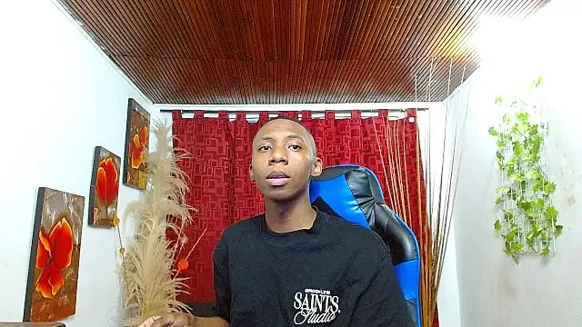 Snapshot of milo018 chatting on March 3, 2026, 7:53 pm milo018 online show from March 3, 2026, 7:53 pm