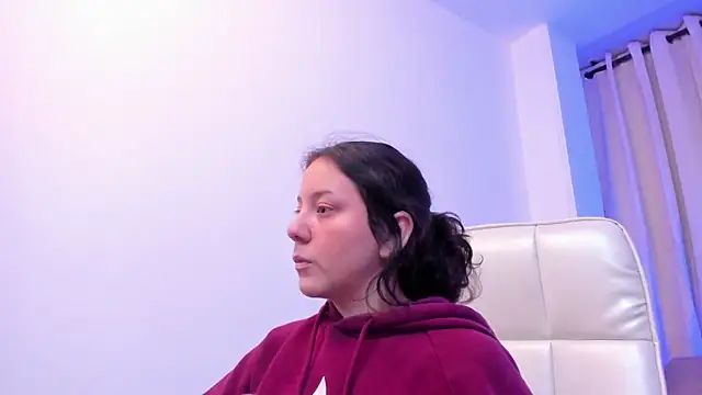 Snapshot of Chloe_Noire chatting on April 12, 2026, 12:10 pm Chloe Noire online show from April 12, 2026, 12:10 pm