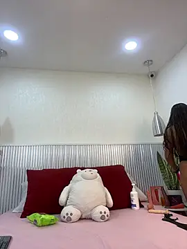 Lorenn Sweet online show from March 24, 2026, 12:43 pm