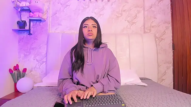 Snapshot of KaileeRoss chatting on February 22, 2026, 7:34 pm KaileeRoss online show from February 22, 2026, 7:34 pm