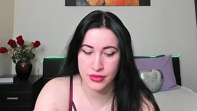 GoldenLunaa online show from March 31, 2026, 5:52 am