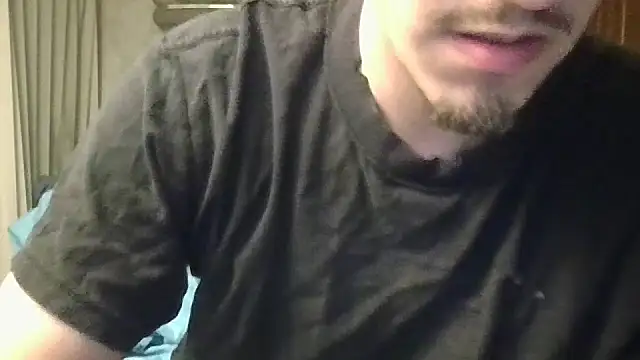 luverrboyy online show from June 30, 2026, 3:18 am