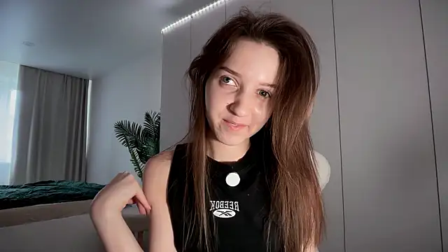 Snapshot of monnymoonn chatting on March 10, 2026, 5:56 am monnymoonn online show from March 10, 2026, 5:56 am