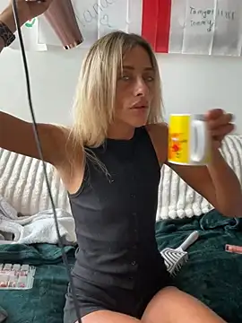 ScarlettGold  online show from July 3, 2026, 1:06 pm