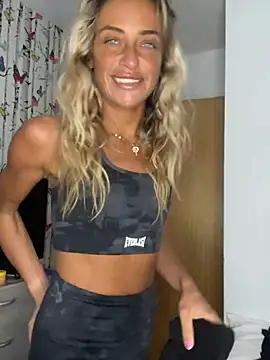 ScarlettGold  online show from July 6, 2026, 5:59 pm