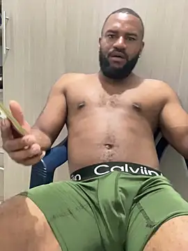 Snapshot of el_guille1 chatting on February 26, 2026, 12:42 am el guille1 online show from February 26, 2026, 12:42 am