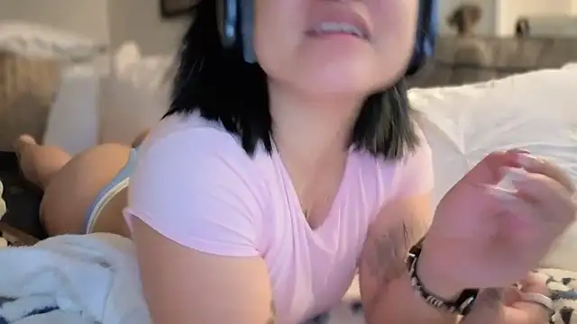 Snapshot of yourvibedealer chatting on May 13, 2026, 11:07 am yourvibedealer online show from May 13, 2026, 11:07 am