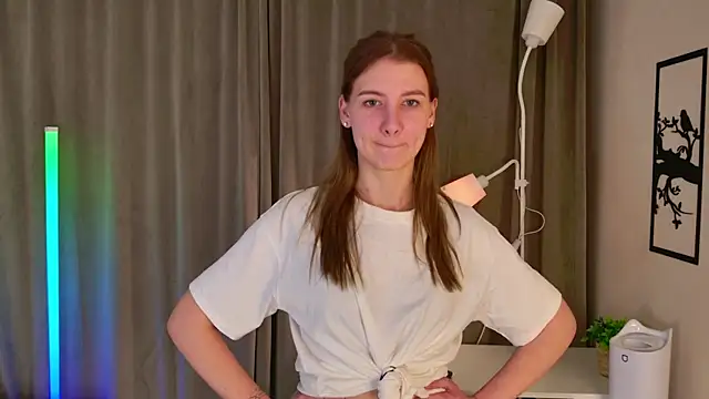 PinkClou9 online show from April 8, 2026, 10:10 pm