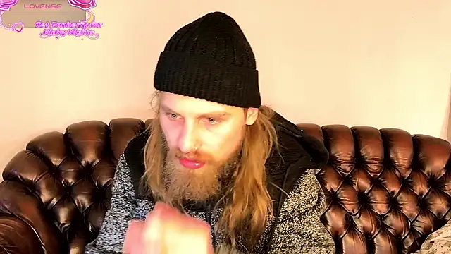 Snapshot of Juli_Corn chatting on March 7, 2026, 6:32 am Juli Corn online show from March 7, 2026, 6:32 am