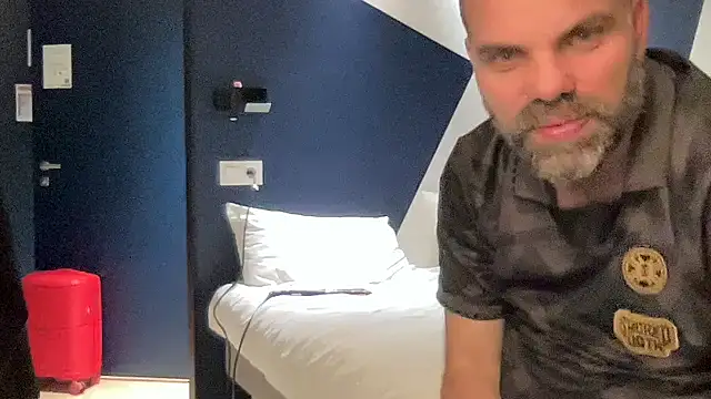 Snapshot of bastet-spx chatting on March 7, 2026, 9:01 pm bastet-spx online show from March 7, 2026, 9:01 pm