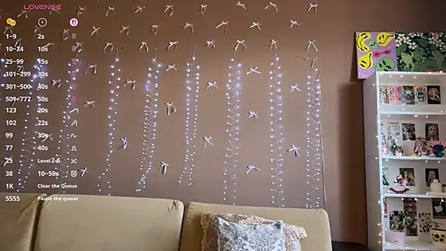 Snapshot of SoraCat chatting on February 19, 2026, 9:49 am SoraCat online show from February 19, 2026, 9:49 am