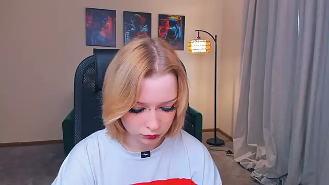 Snapshot of PortiaJefford chatting on February 23, 2026, 12:24 pm PortiaJefford online show from February 23, 2026, 12:24 pm