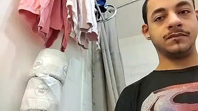 Snapshot of momo0208 chatting on February 21, 2026, 2:07 pm momo0208 online show from February 21, 2026, 2:07 pm