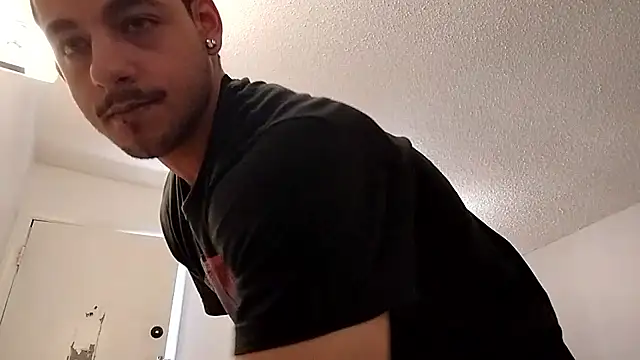 Snapshot of momo0208 chatting on February 24, 2026, 3:21 pm momo0208 online show from February 24, 2026, 3:21 pm