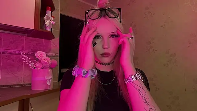 MysticKris online show from March 24, 2026, 6:35 pm