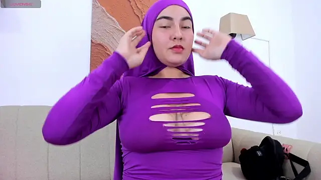 Malika Noor online show from April 10, 2026, 2:22 pm