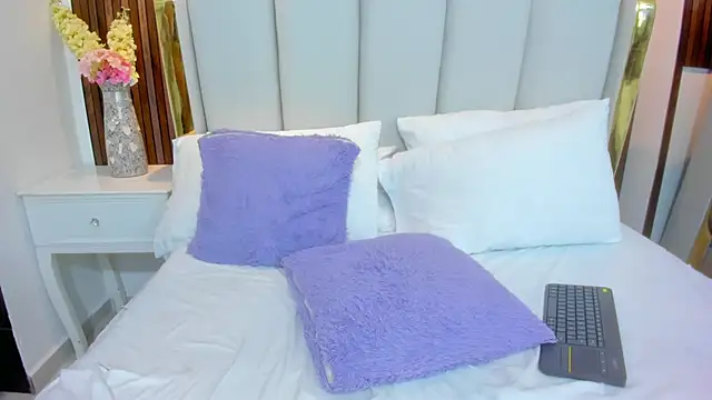 Snapshot of Sophia_Joness_ chatting on March 10, 2026, 4:06 am Sophia Joness online show from March 10, 2026, 4:06 am