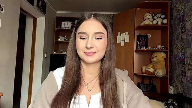 poly princess online show from April 8, 2026, 11:10 am