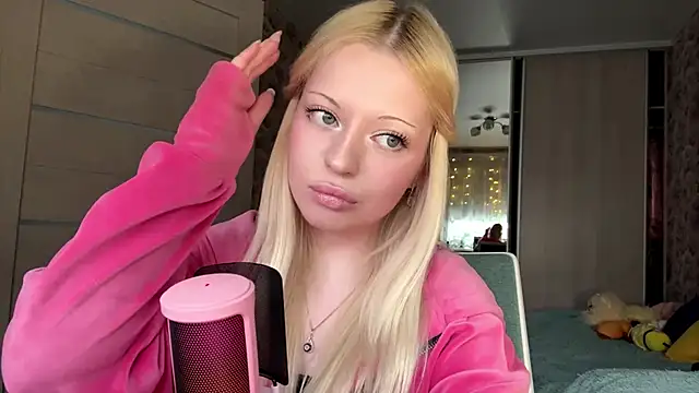 Snapshot of JeneeBIanks chatting on March 6, 2026, 10:23 am JeneeBIanks online show from March 6, 2026, 10:23 am