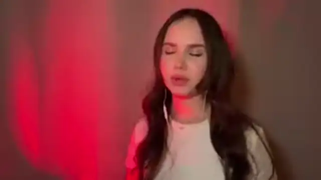 MarylynnSimens online show from February 22, 2026, 7:23 pm