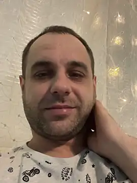 Snapshot of LaBuBupara chatting on February 24, 2026, 8:07 pm LaBuBupara online show from February 24, 2026, 8:07 pm