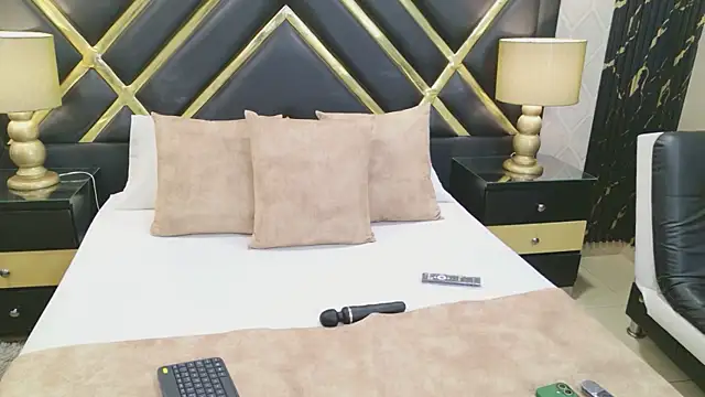 Snapshot of AmberHundson chatting on February 21, 2026, 7:26 pm AmberHundson online show from February 21, 2026, 7:26 pm