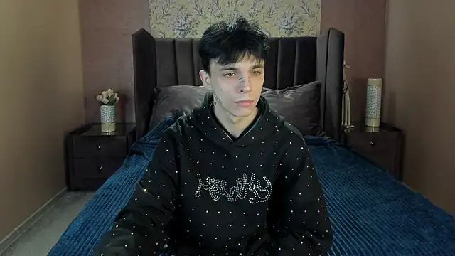 Snapshot of ClarkBev chatting on February 27, 2026, 8:20 pm ClarkBev online show from February 27, 2026, 8:20 pm