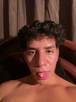 Alejandrososas online show from May 27, 2026, 6:10 am