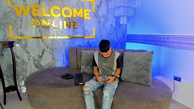 Snapshot of Emmastee chatting on March 3, 2026, 3:51 pm Emmastee online show from March 3, 2026, 3:51 pm