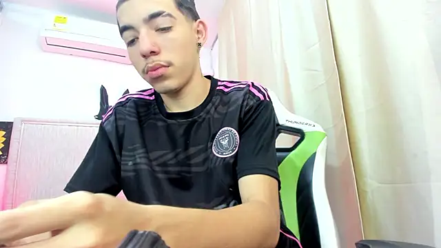 Snapshot of Bad_bunnyy_ chatting on February 21, 2026, 12:17 pm Bad bunnyy online show from February 21, 2026, 12:17 pm