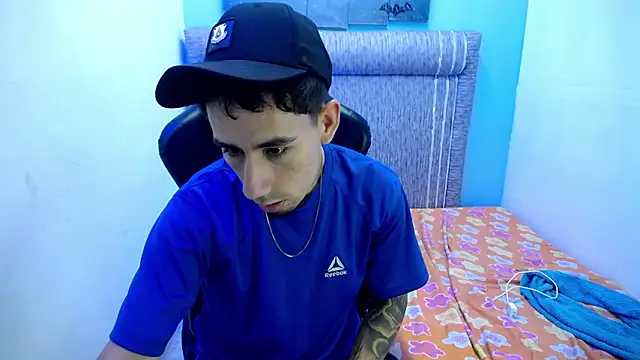 Snapshot of Owen_courtz chatting on March 15, 2026, 12:22 pm Owen courtz online show from March 15, 2026, 12:22 pm