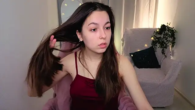 BellaThery online show from May 14, 2026, 5:14 am