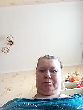 KiraStanton online show from April 14, 2026, 6:52 am