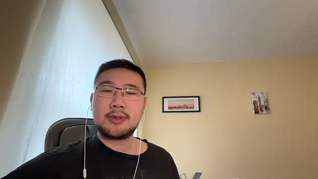 Snapshot of jasonryu2025 chatting on April 3, 2026, 8:23 am jasonryu2025 online show from April 3, 2026, 8:23 am