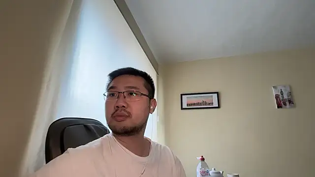 Snapshot of jasonryu2025 chatting on April 16, 2026, 11:33 am jasonryu2025 online show from April 16, 2026, 11:33 am