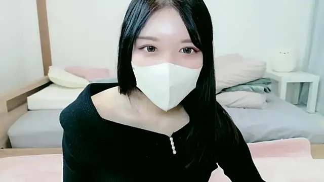 Snapshot of natsuka-chan chatting on March 7, 2026, 5:37 am natsuka-chan online show from March 7, 2026, 5:37 am