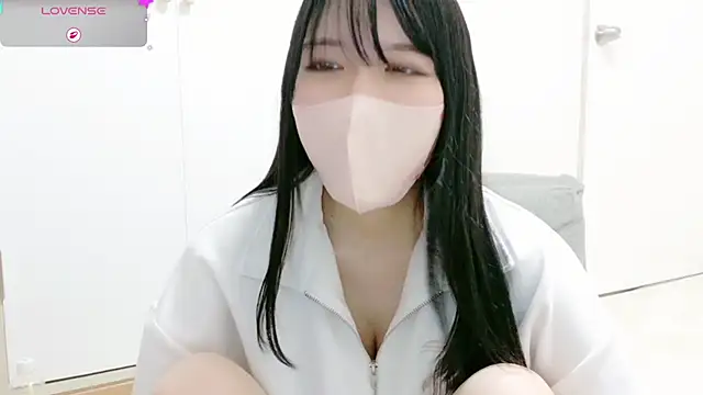 natsuka-chan online show from May 20, 2026, 11:05 am